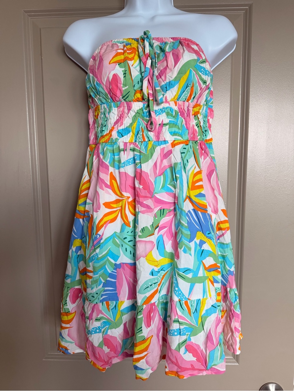 NWT Cupshe Tropical Strapless Smocked Midi Dress Medium Pink Green Floral